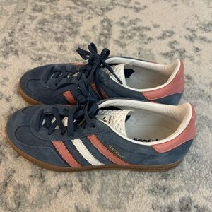 Adidas Gazelle Blue and Coral Sneakers 6.5